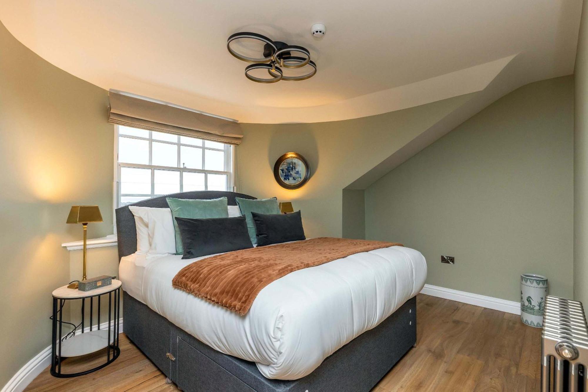 Apartment Dragon Luxury Serviced At Albyn Place