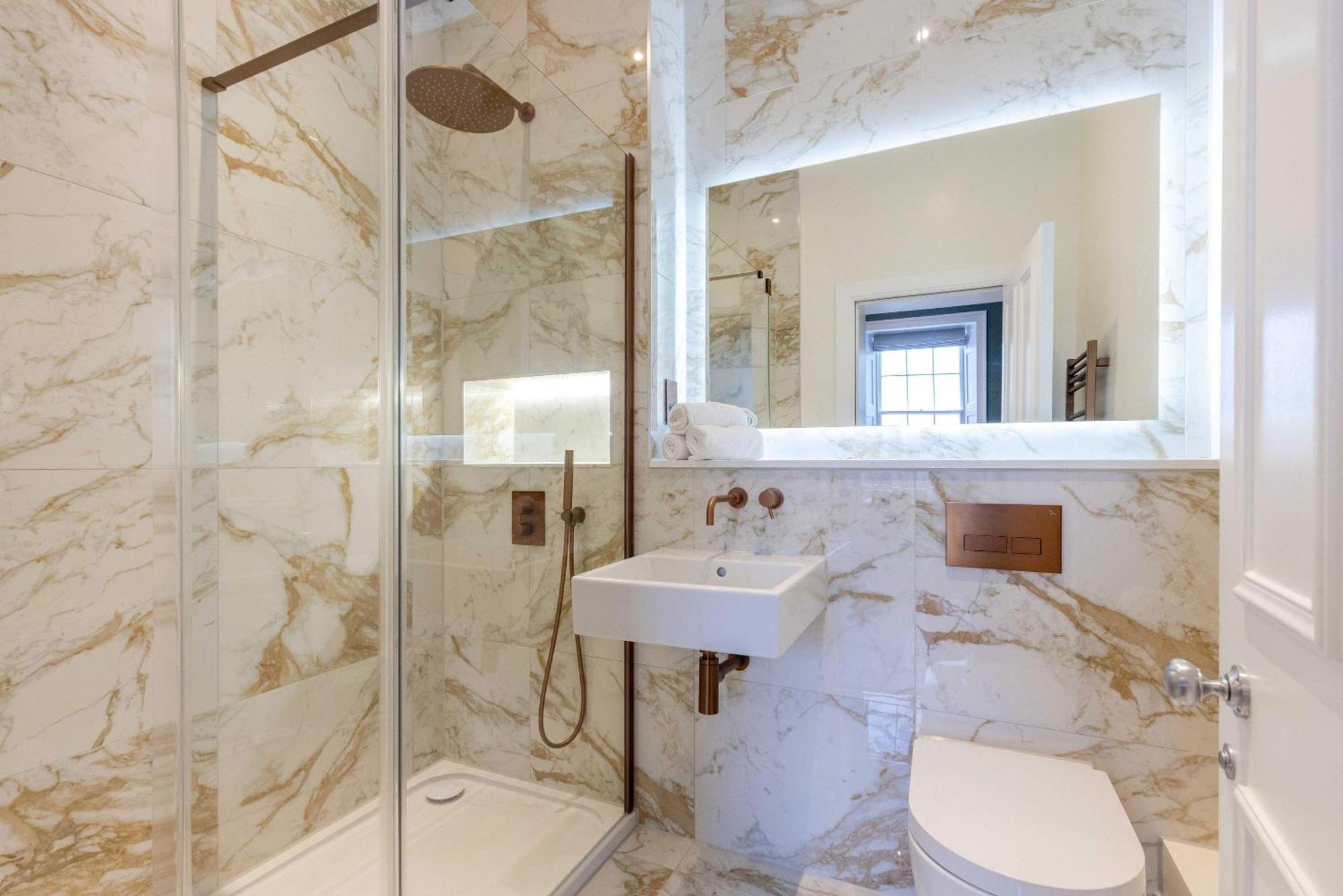 Apartment Dragon Luxury Serviced At Albyn Place