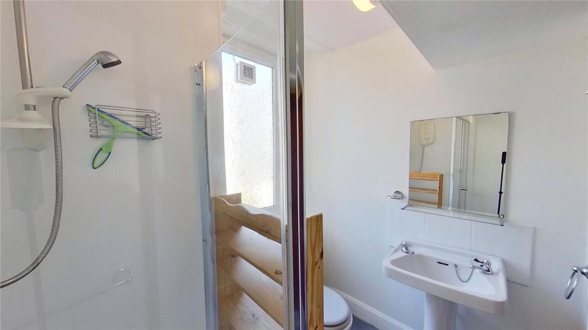 1 Bed Flat Near Castle *