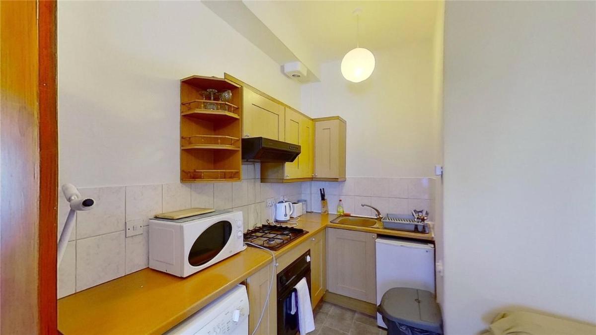1 Bed Flat Near Castle Edinburgh
