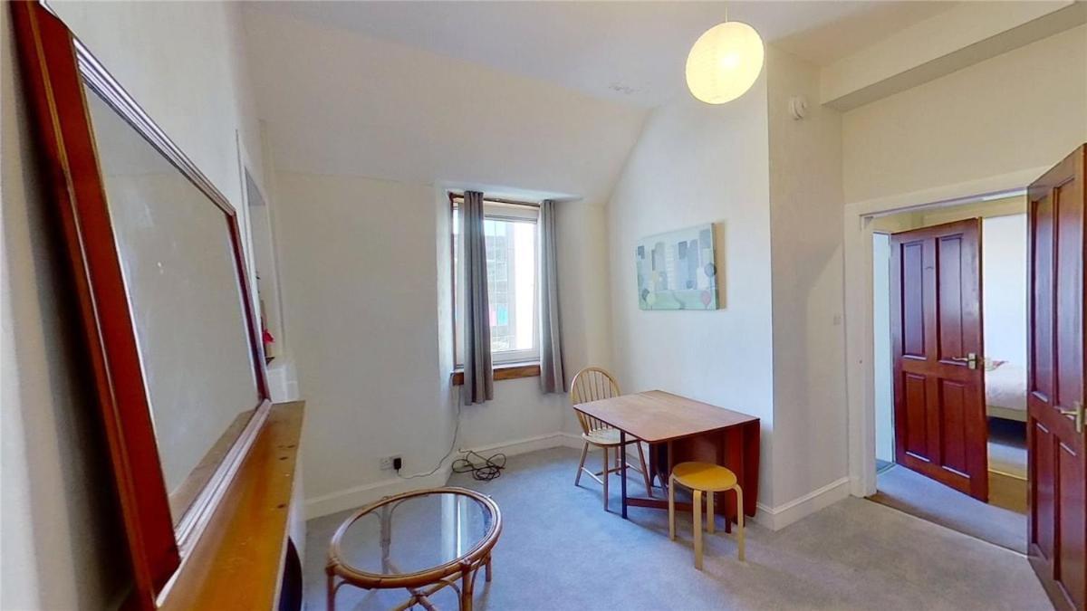 1 Bed Flat Near Castle Apartment *