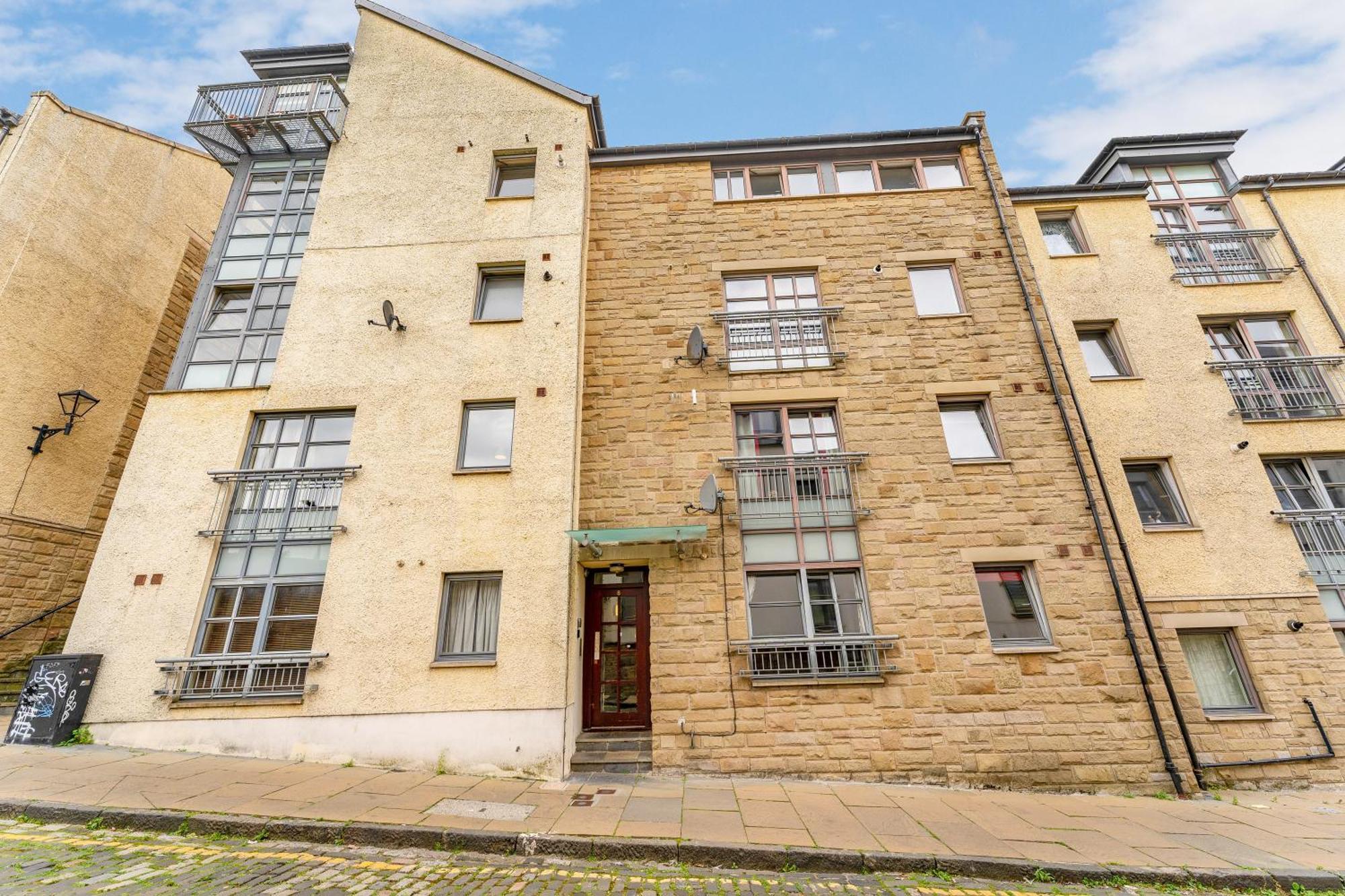 Apartment Comfy Place Off Royal Mile, With Parking