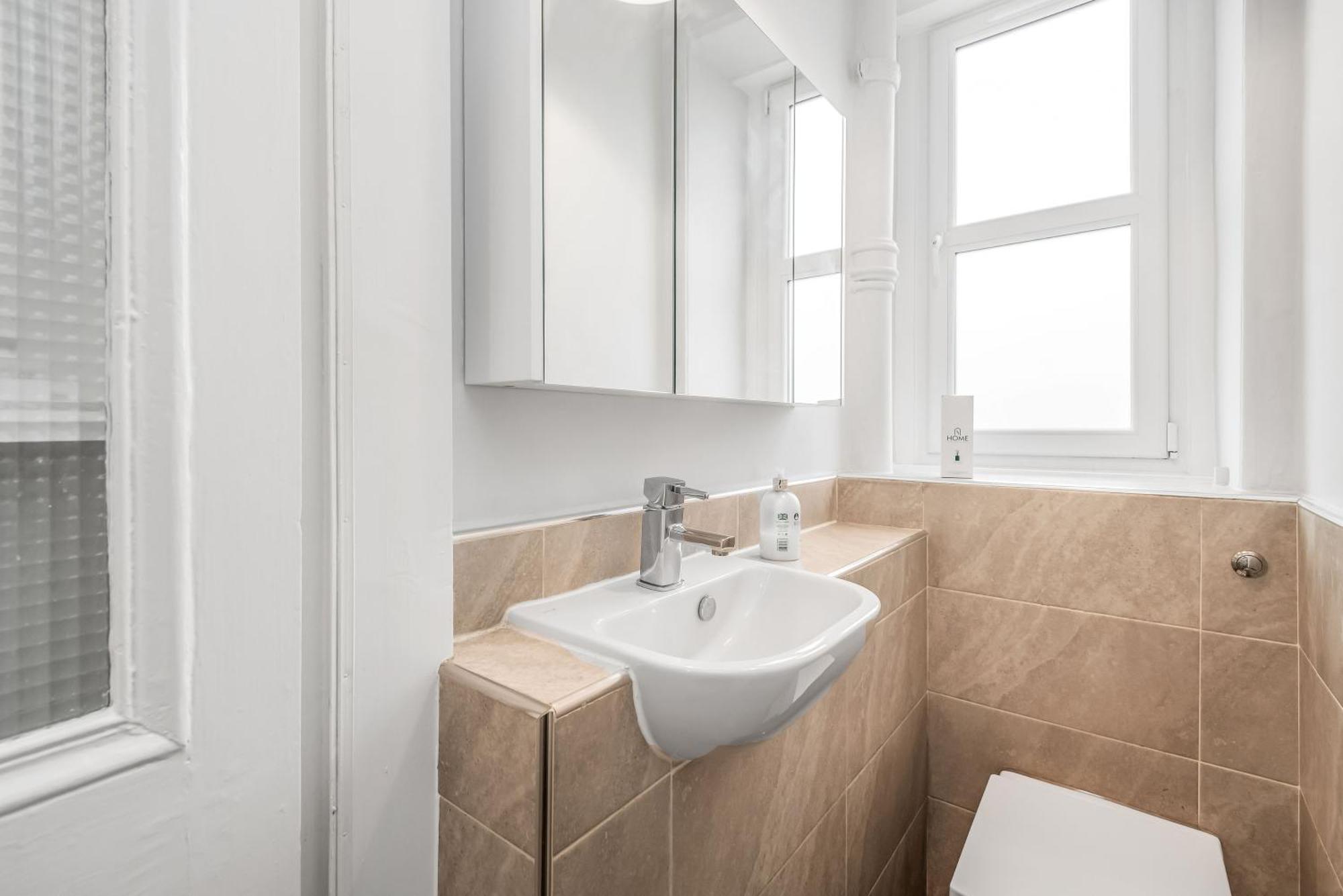 Cosy From Near Holyrood Palace Apartment