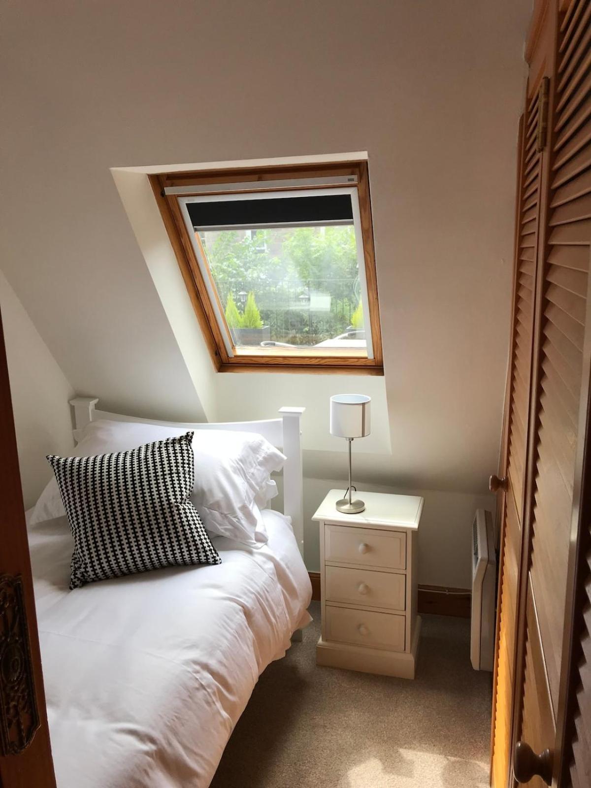 Stylish With Private Roof Terrace Edinburgh