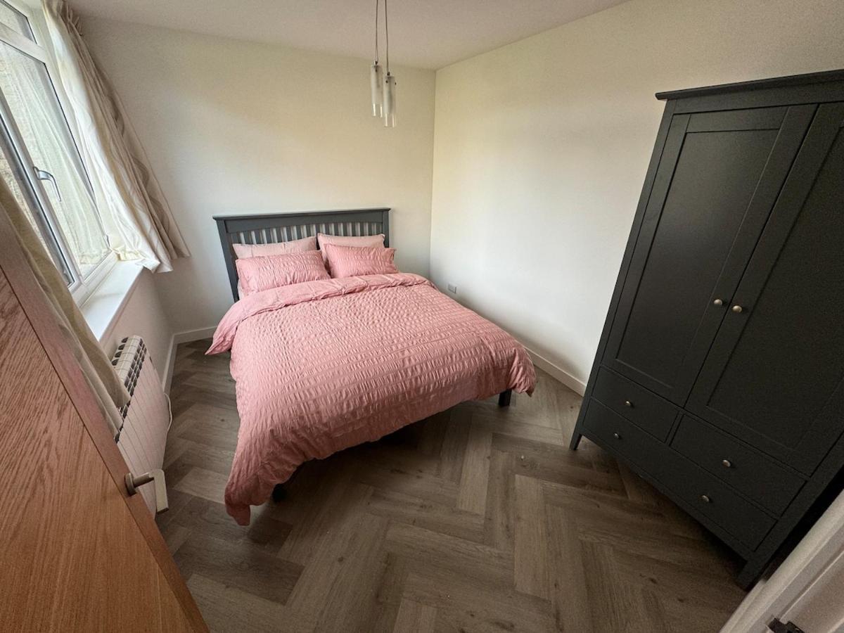 3 Bedroom Tranquil Ground Floor Flat In Merchiston Apartment