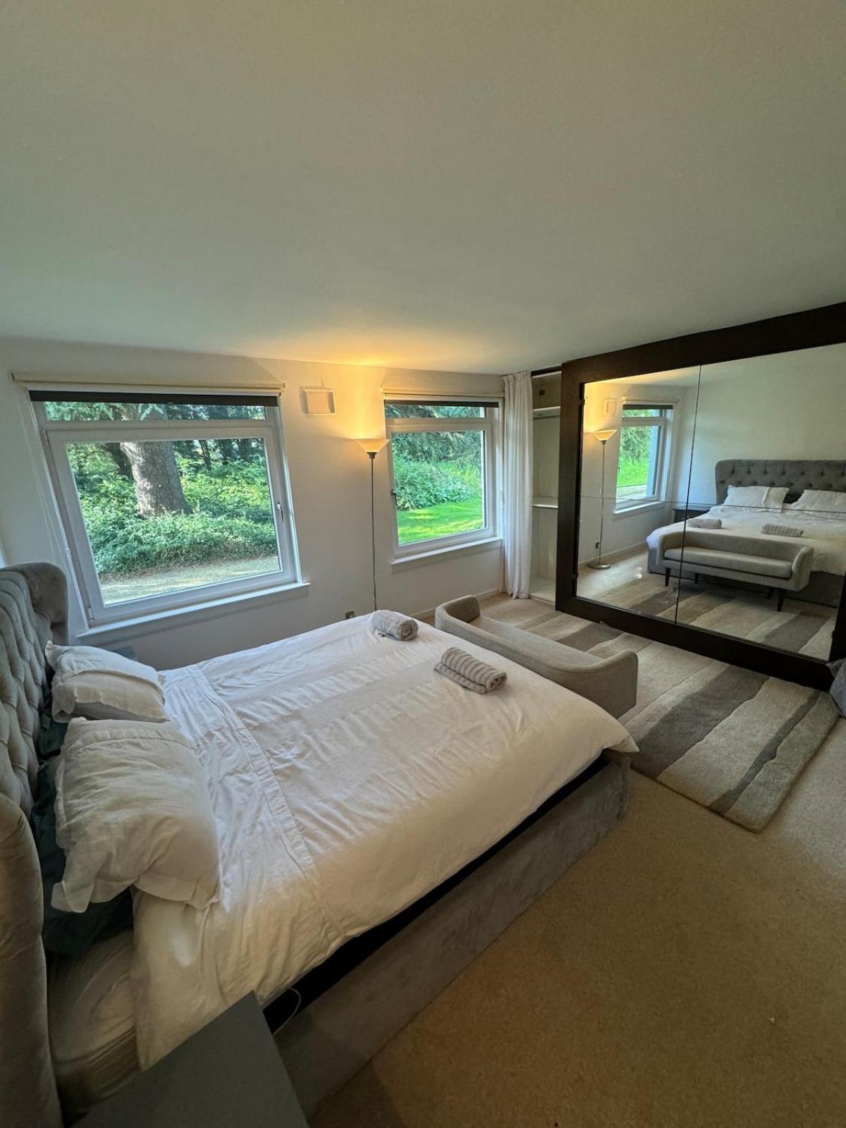 Apartment 3 Bedroom Tranquil Ground Floor Flat In Merchiston *