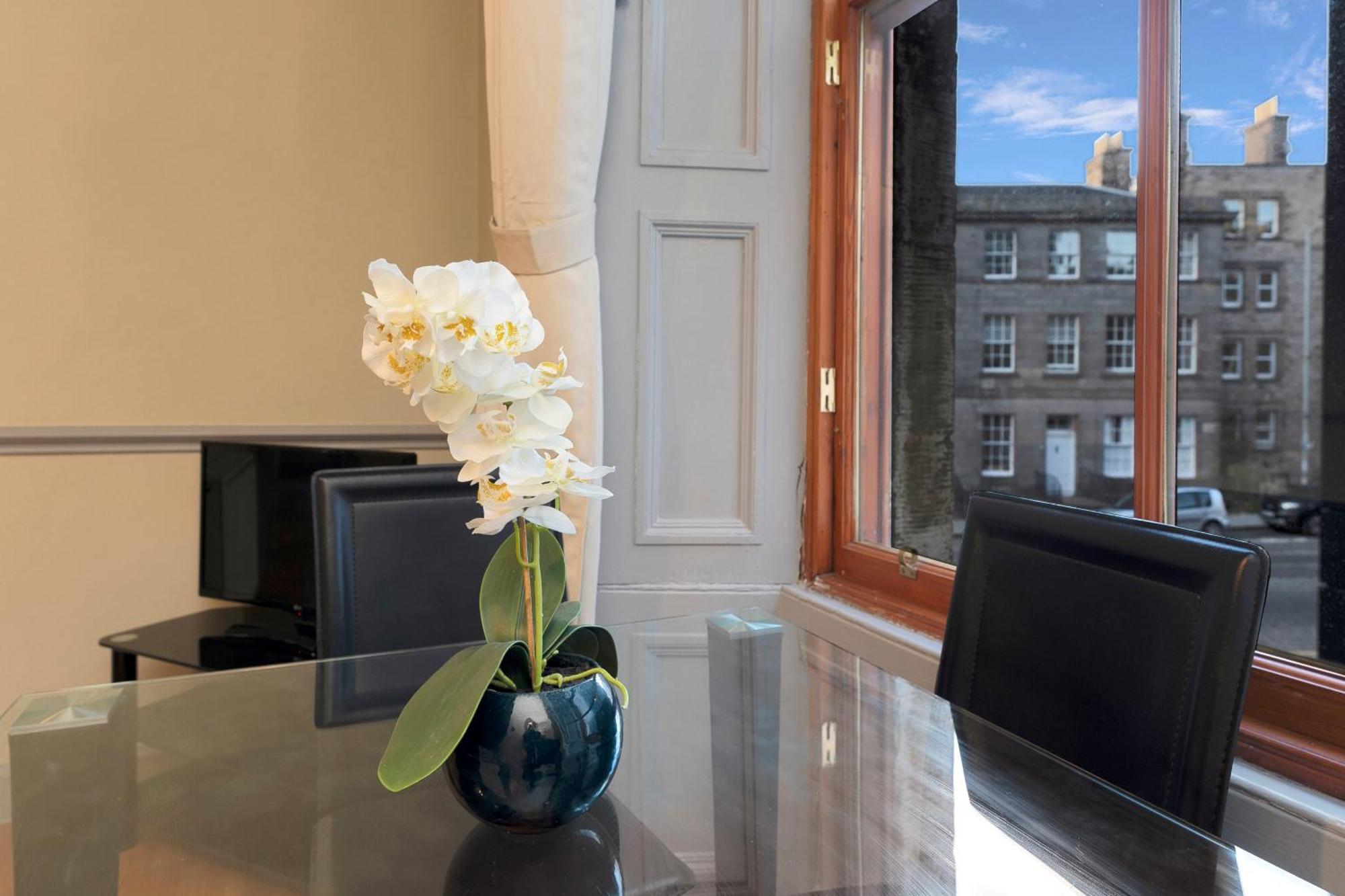 Central, Cozy 2br-1ba-haymarket - With Parking Apartment *