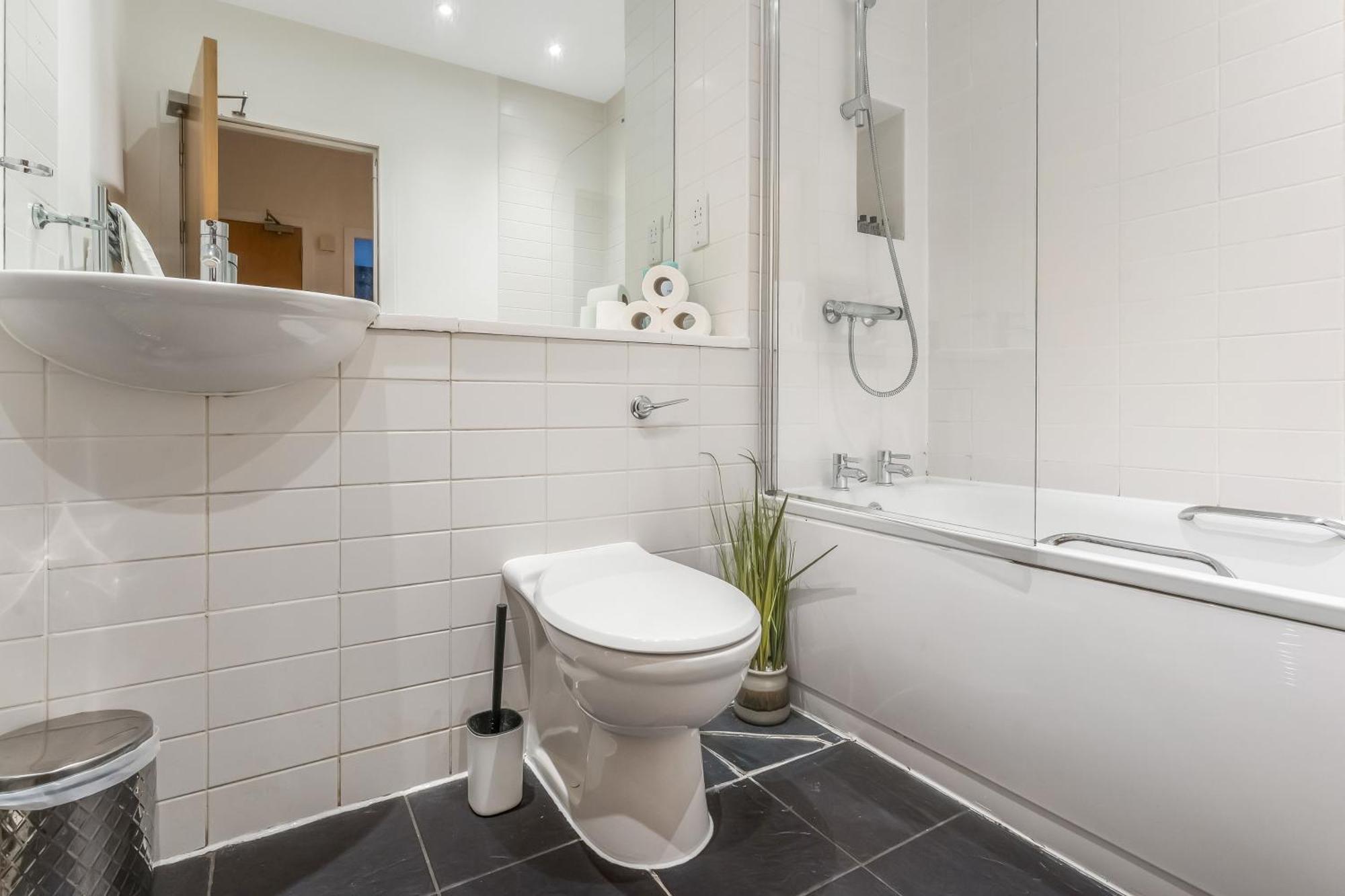 Apartment Beautiful Designer 2 Bed 2 Bath Old Town - Parking *