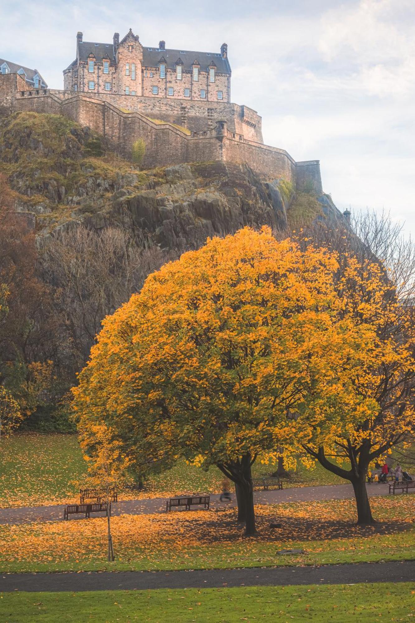 Elegant 17th Century - Pass The Keys Edinburgh