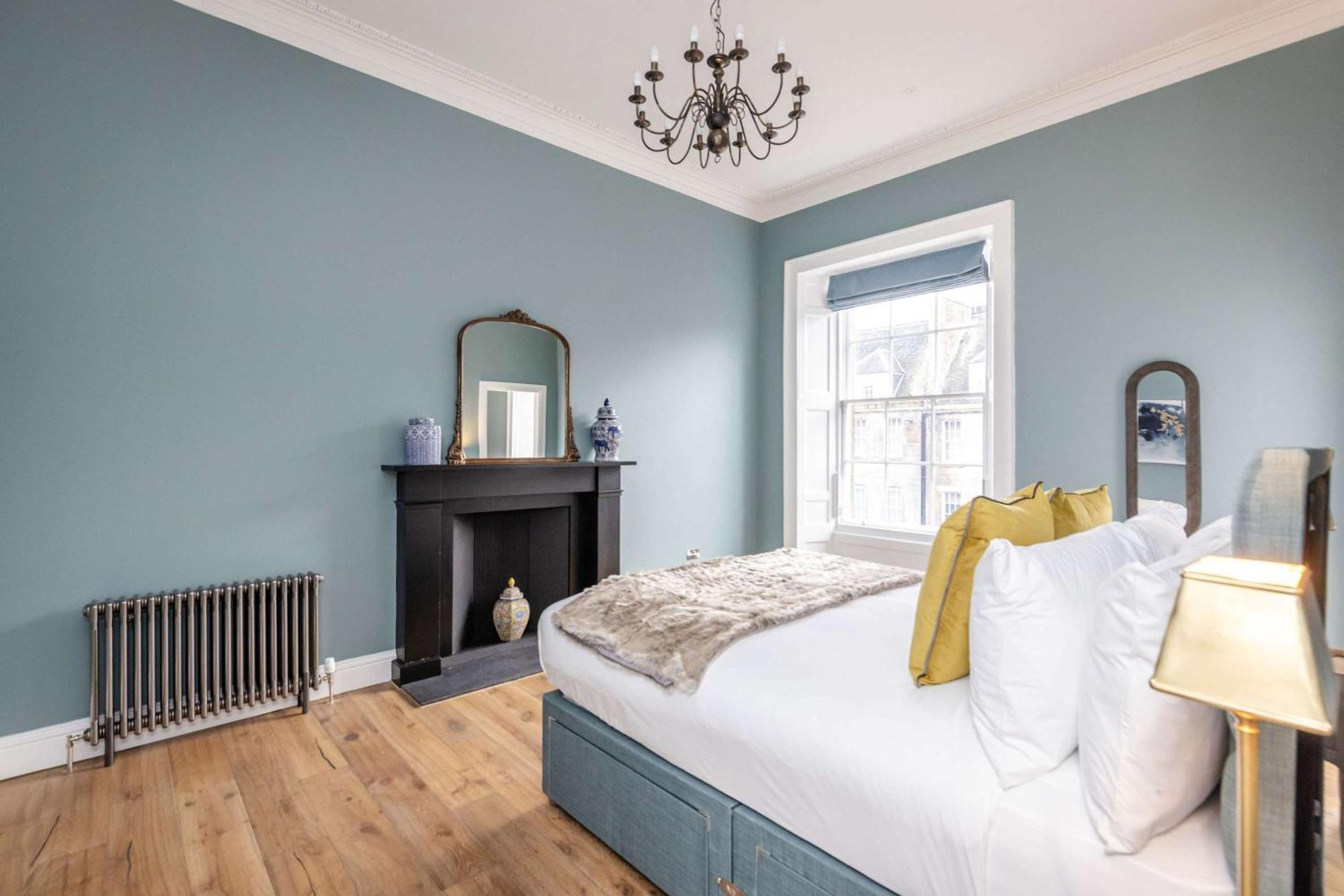 Dragon Luxury Serviced At Albyn Place * Edinburgh