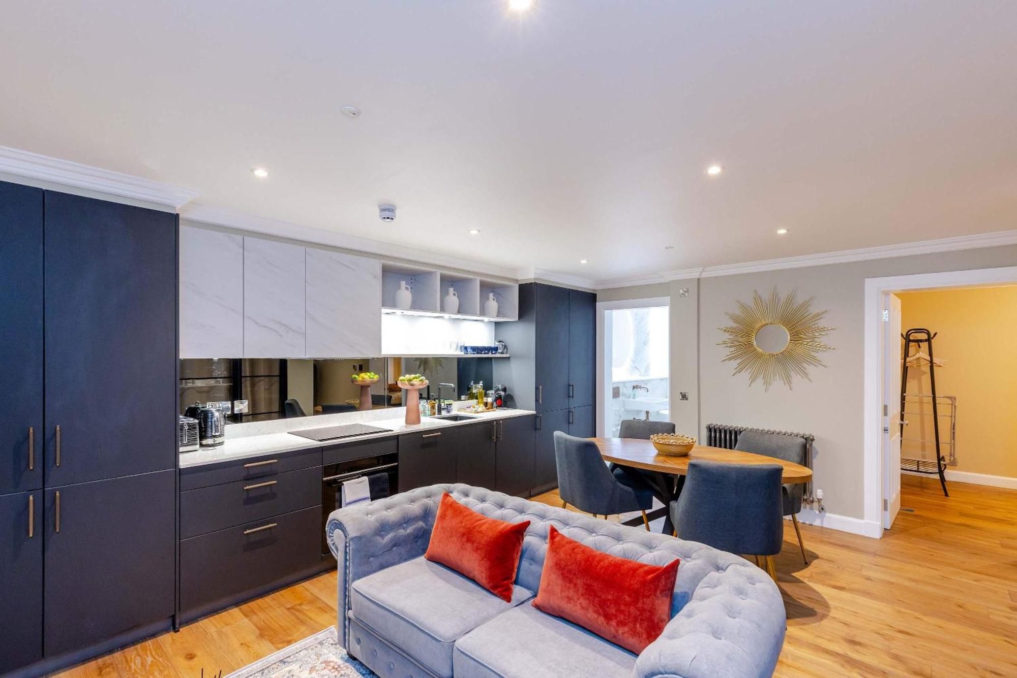 Dragon Luxury Serviced At Albyn Place