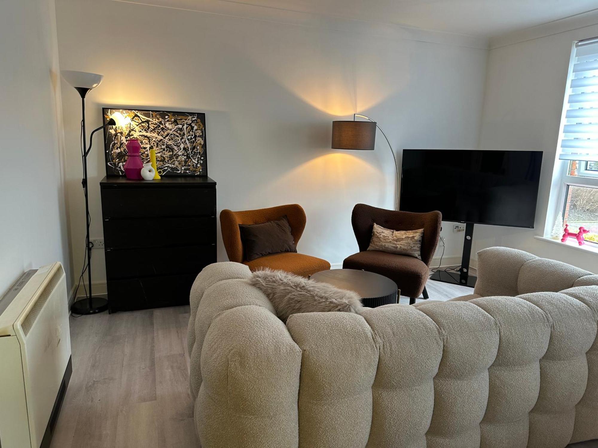 Apartment Quiet 2 Bedrooms And 2 Bathrooms With Free Parking *