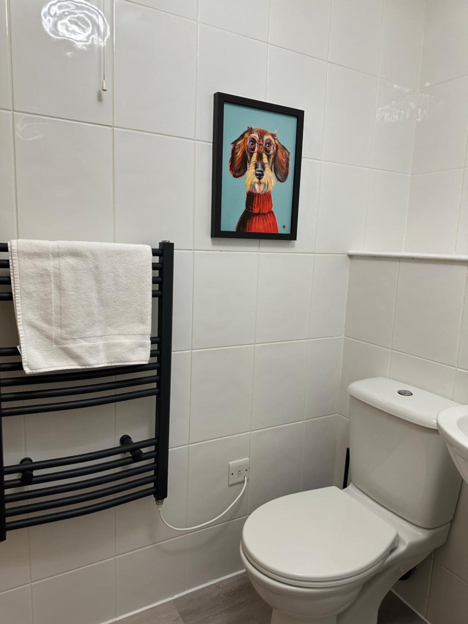 Quiet 2 Bedrooms And 2 Bathrooms With Free Parking Edinburgh