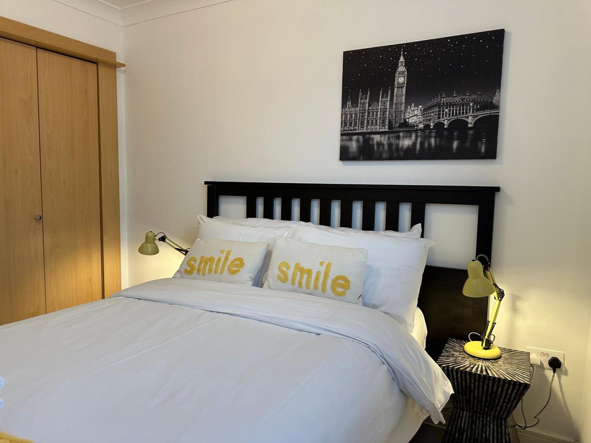 Apartment Quiet 2 Bedrooms And 2 Bathrooms With Free Parking *