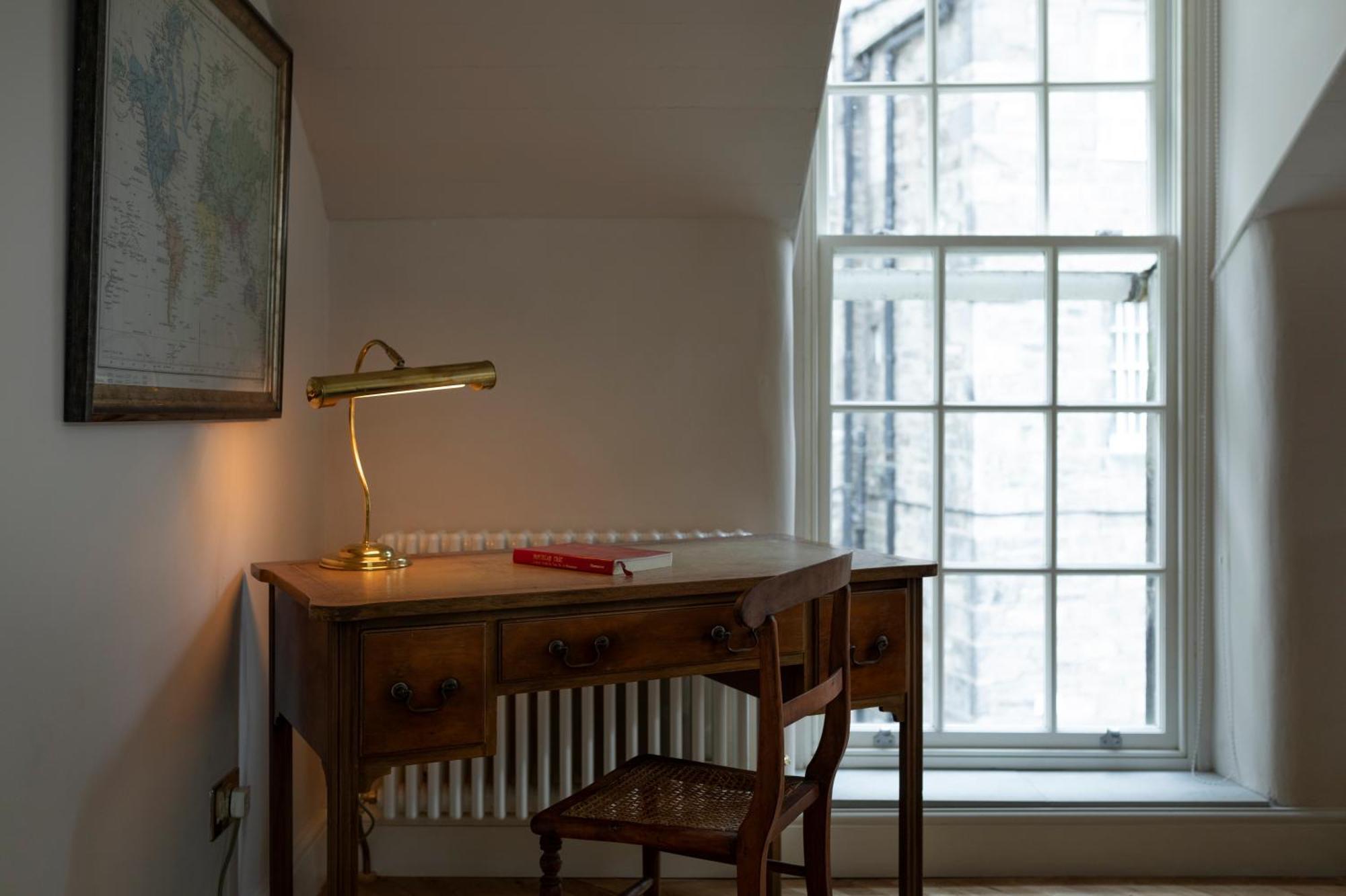 Luxury Mews In The Heart Of New Town Holiday home Edinburgh