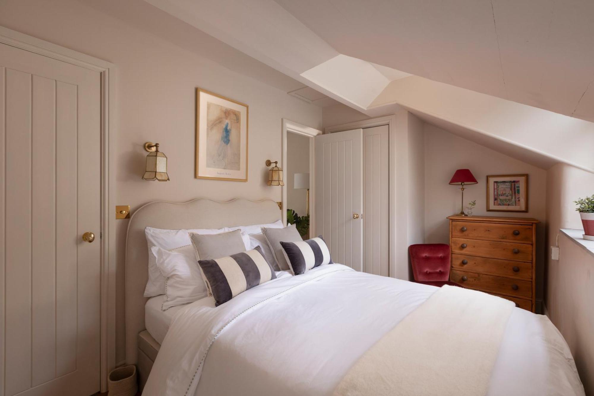 Luxury Mews In The Heart Of New Town