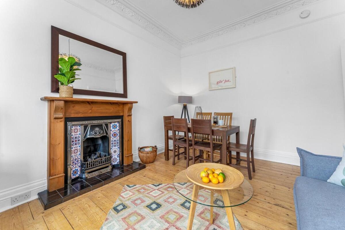 Apartment Gorgeous Centre Pad, 2 Bedrooms *