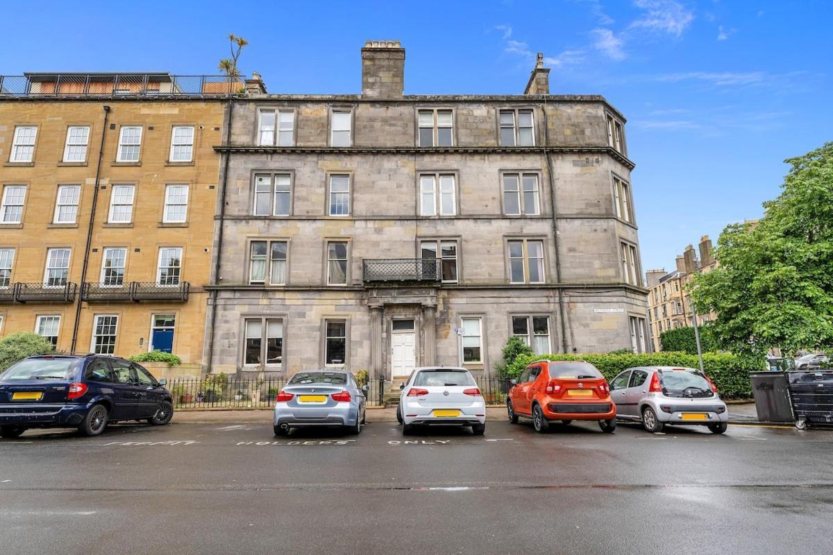 Gorgeous Centre Pad, 2 Bedrooms Apartment *