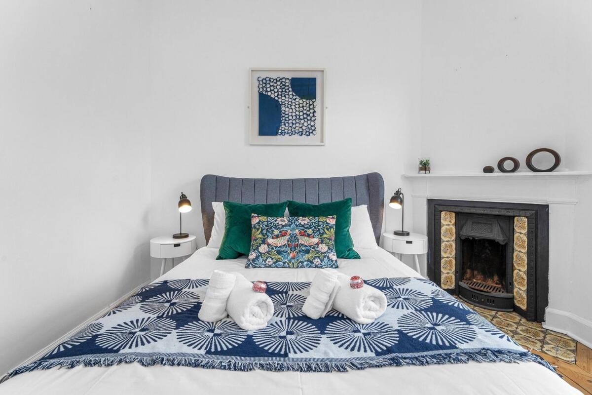 Apartment Gorgeous Centre Pad, 2 Bedrooms *