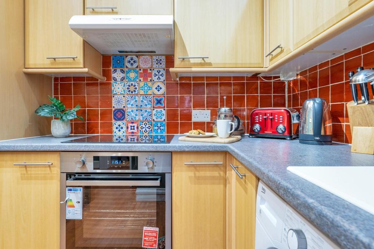 Apartment Gorgeous Centre Pad, 2 Bedrooms Edinburgh