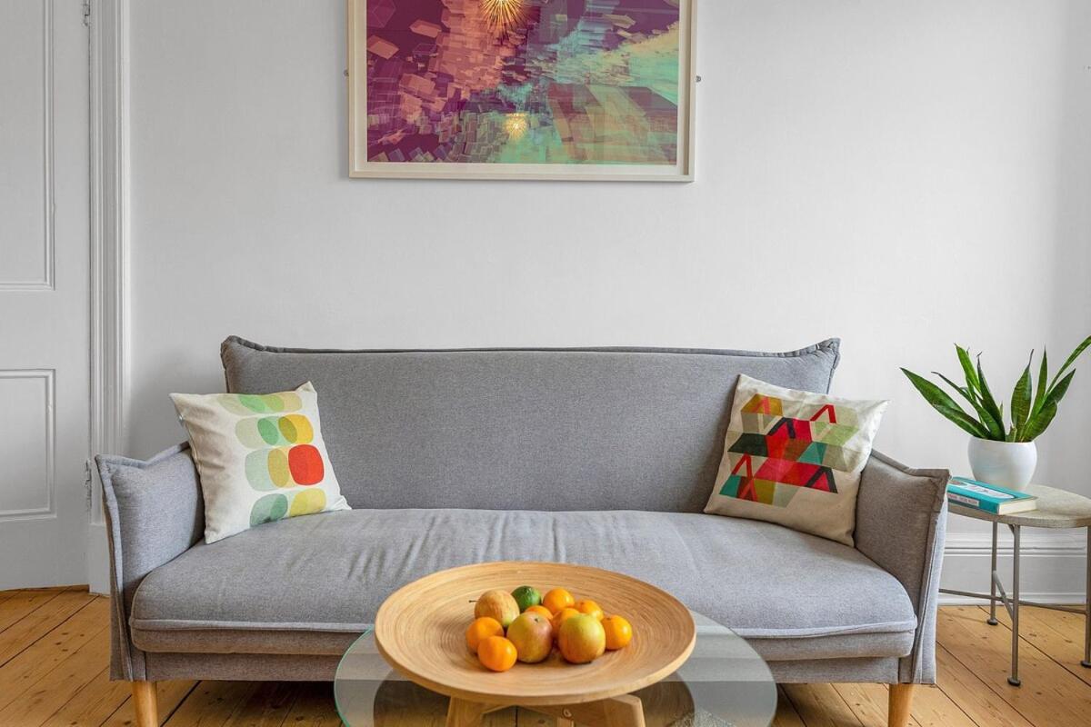 Apartment Gorgeous Centre Pad, 2 Bedrooms Edinburgh