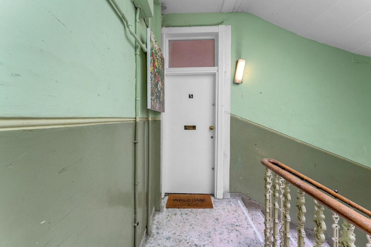 Gorgeous Centre Pad, 2 Bedrooms