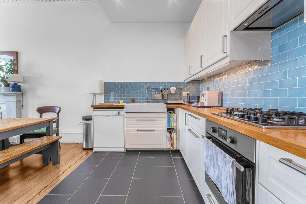 Apartment Bright And Spacious Flat Overlooking The Meadows Edinburgh