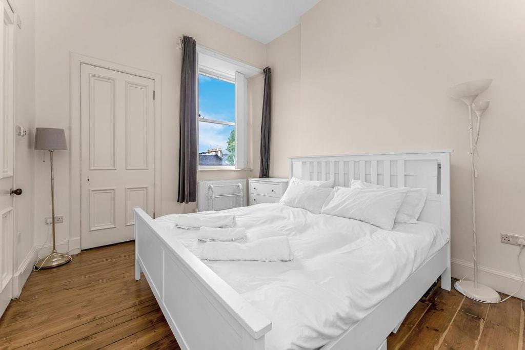 Bright And Spacious Flat Overlooking The Meadows Apartment Edinburgh