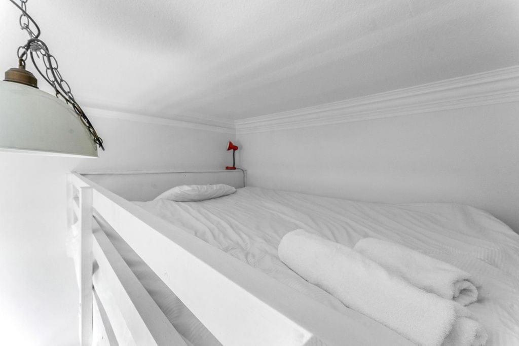 Bright And Spacious Flat Overlooking The Meadows Apartment