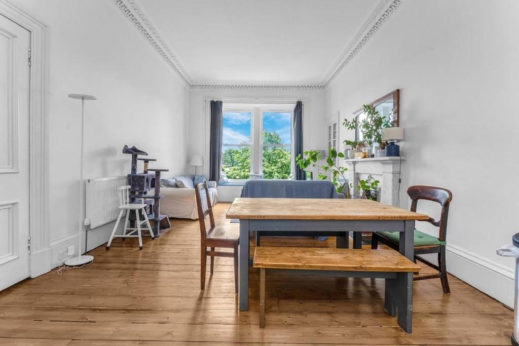 Bright And Spacious Flat Overlooking The Meadows Apartment Edinburgh