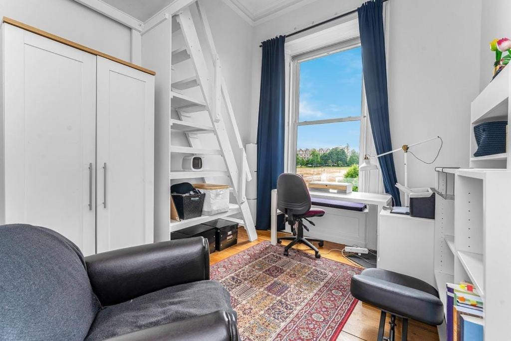 Apartment Bright And Spacious Flat Overlooking The Meadows Edinburgh