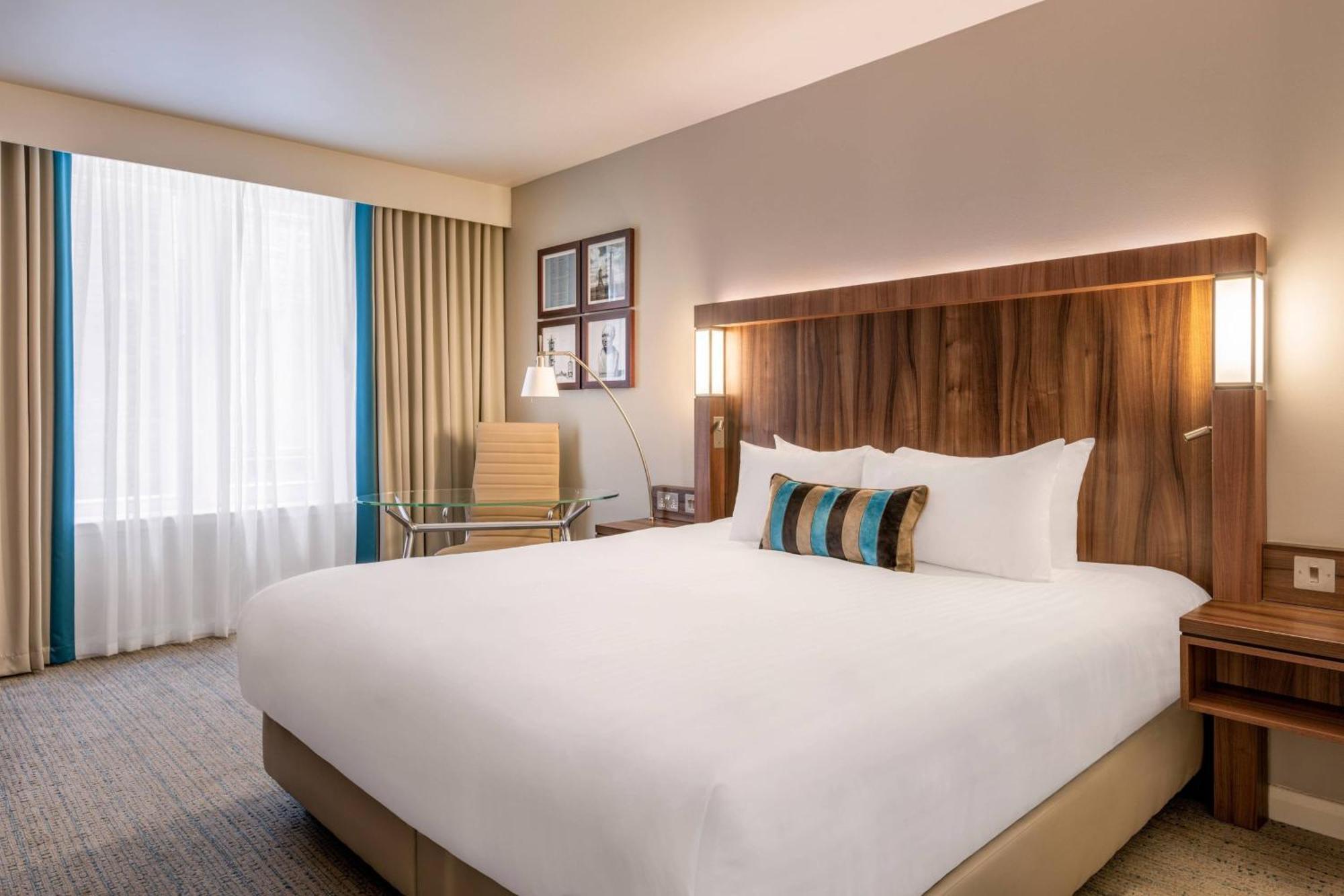 Courtyard By Marriott Hotel