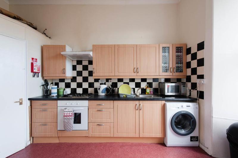 Lauriston Apartment *