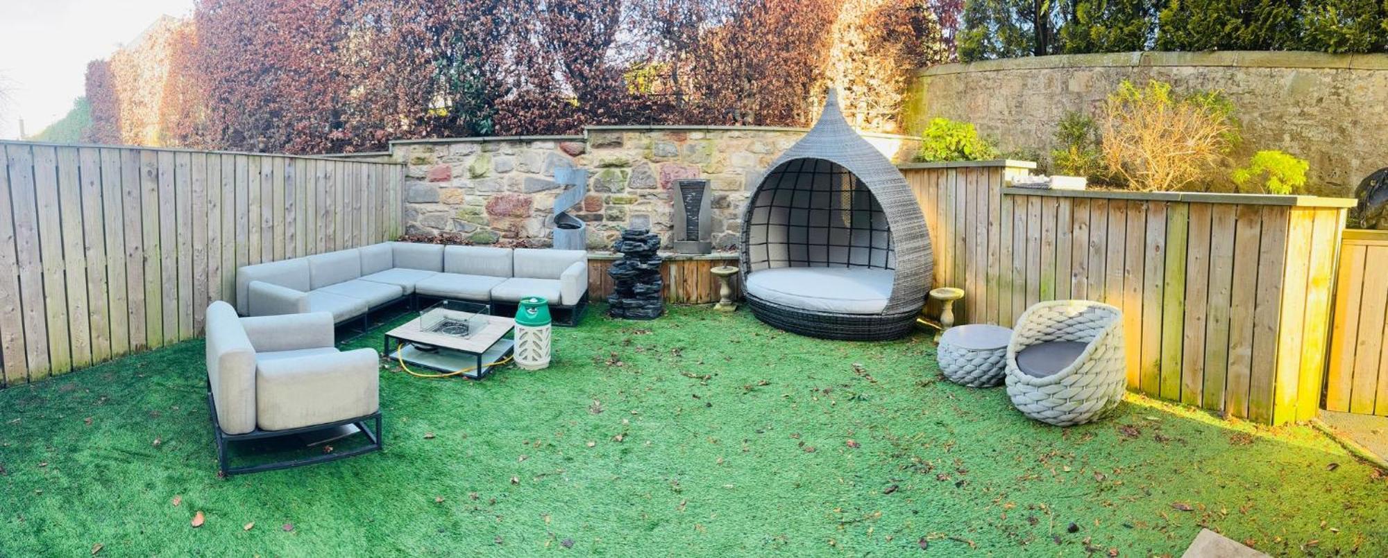 Breathtaking 5 Bedroom Townhouse In Murrayfield Location, Free Parking Villa