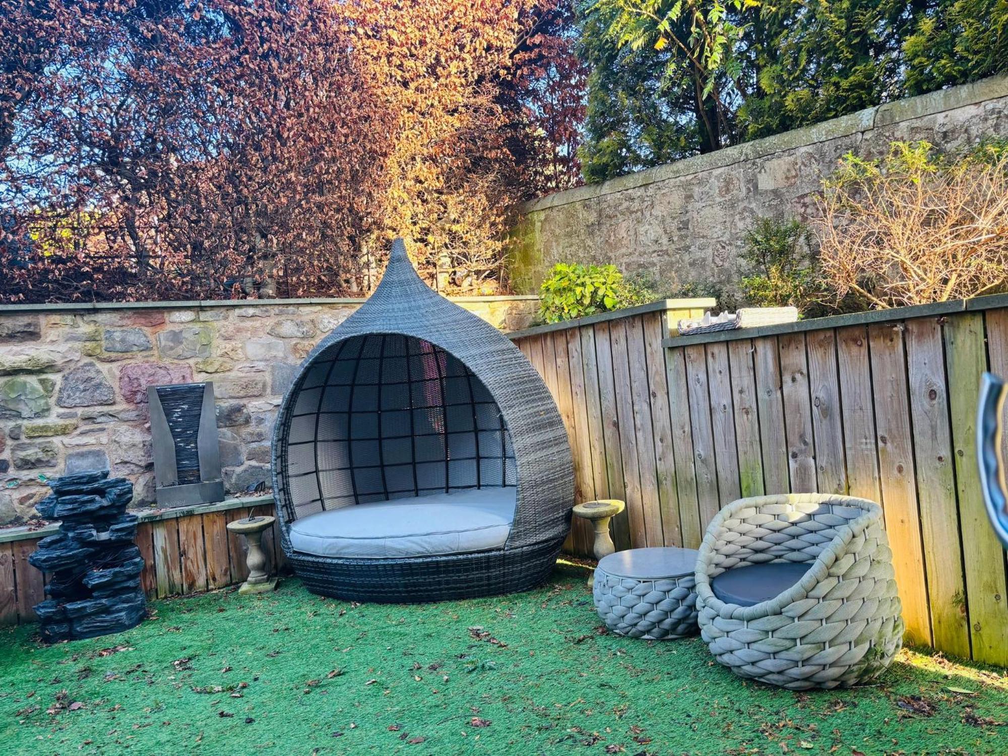 Breathtaking 5 Bedroom Townhouse In Murrayfield Location, Free Parking Edinburgh