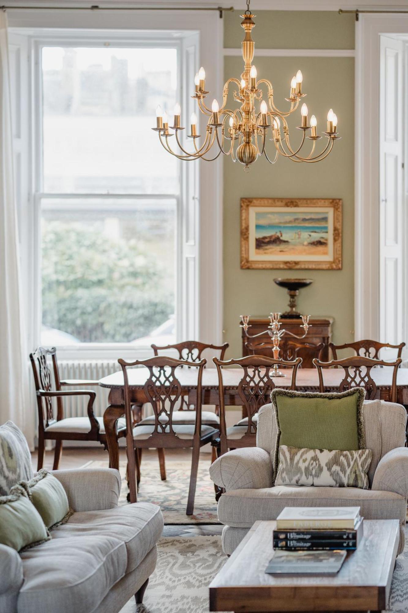 Prestigious Townhouse Close To Princes Street Apartment Edinburgh