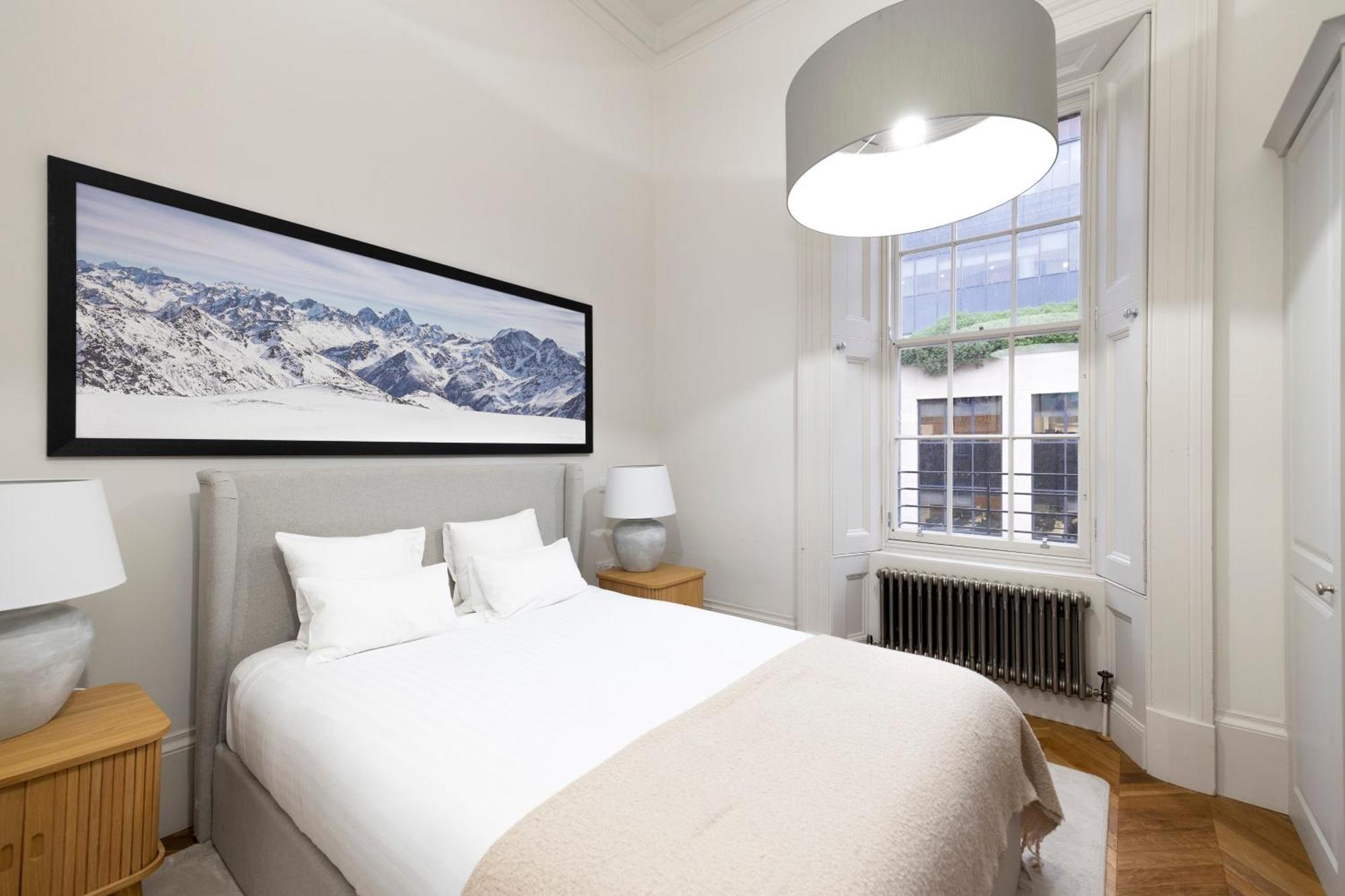 Joivy Modern In West End Apartment