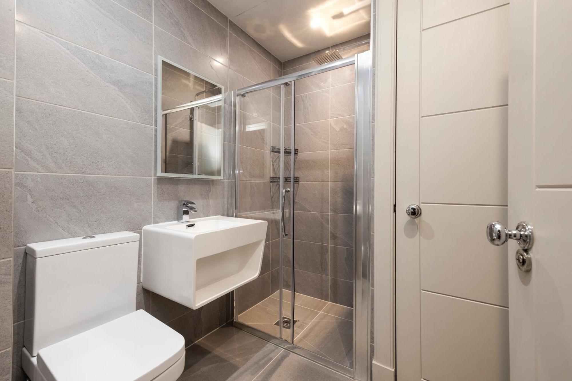Joivy Modern In West End * Edinburgh