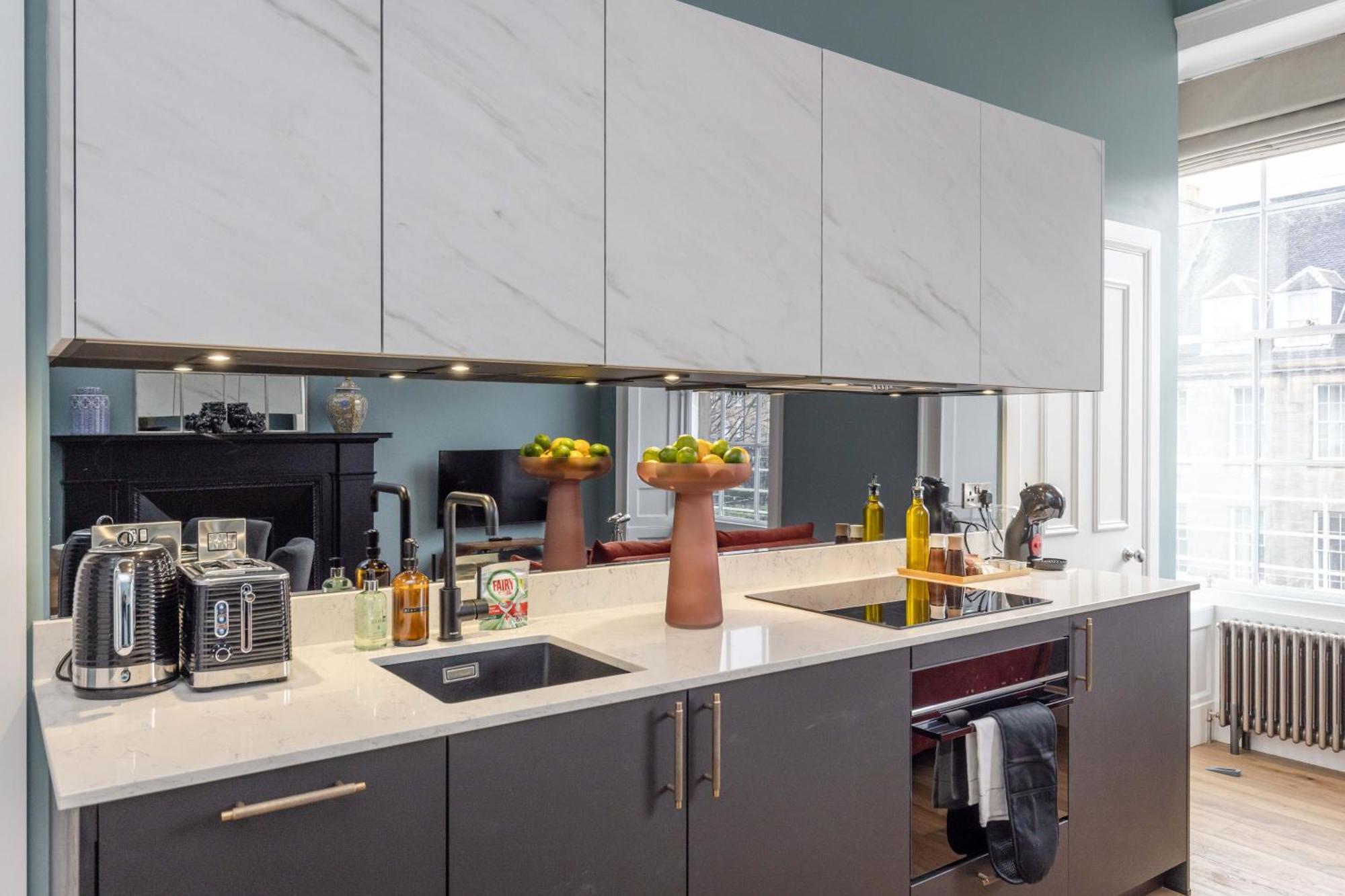 Apartment Dragon Luxury At 9 Albyn Place