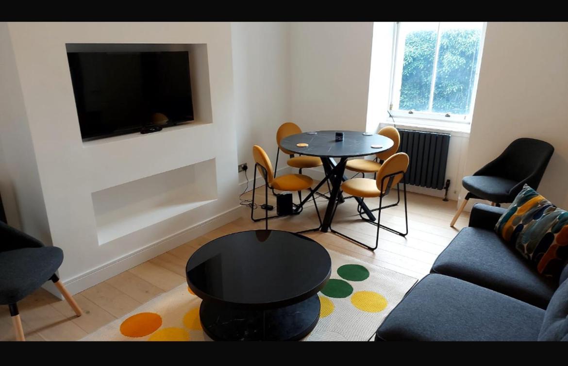 Modern Centre In * Edinburgh