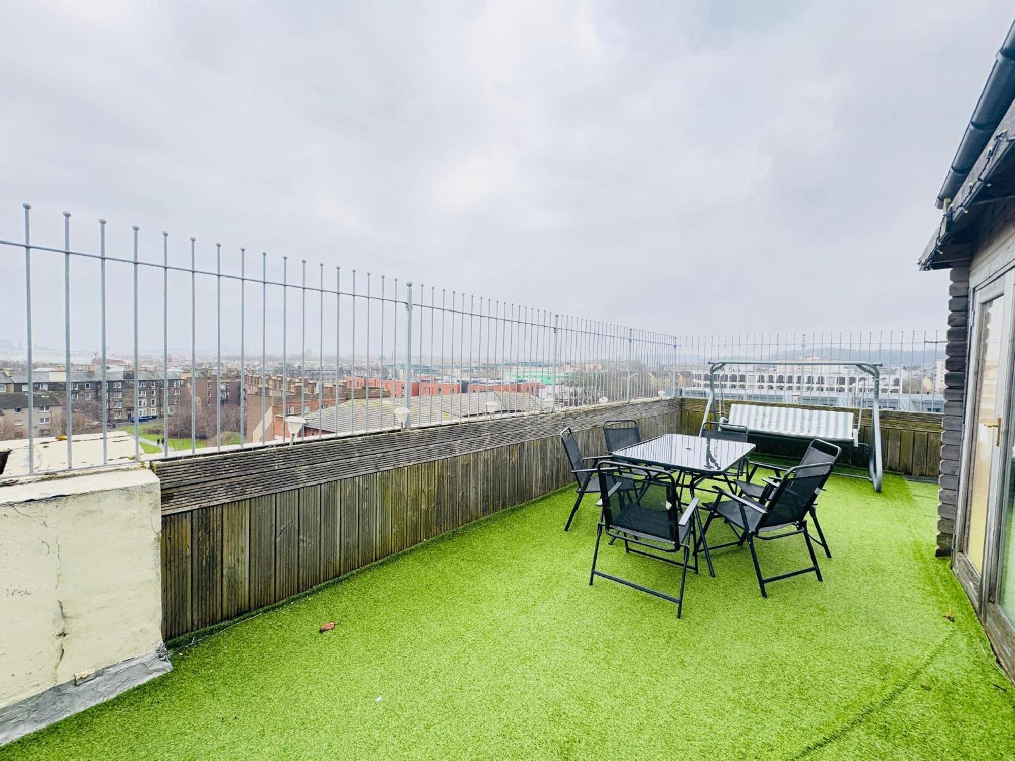 Apartment Relaxing With A Stunning View Of The Skyline *