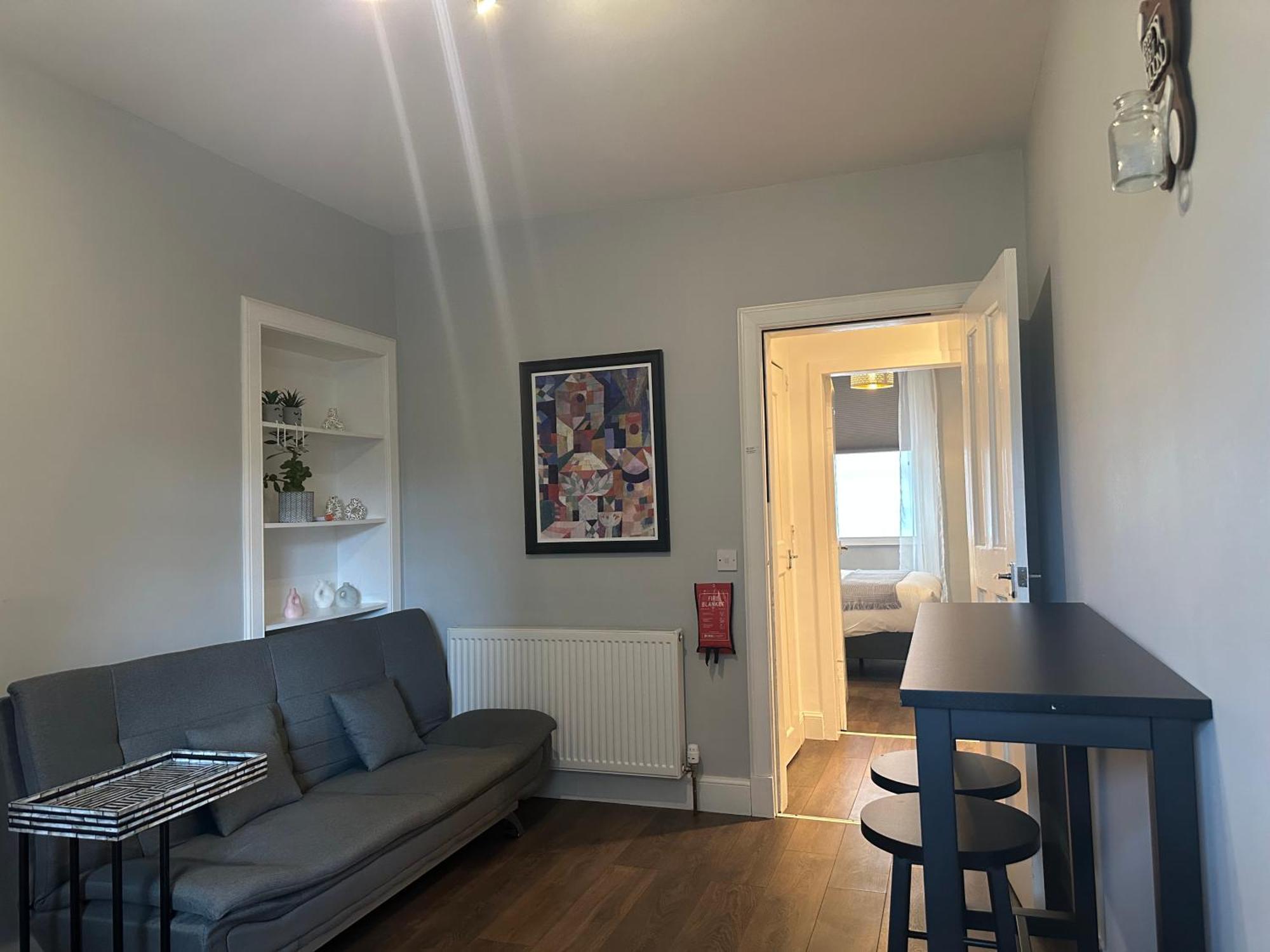 Comfortable One-bedroom Free Parking Space * Edinburgh