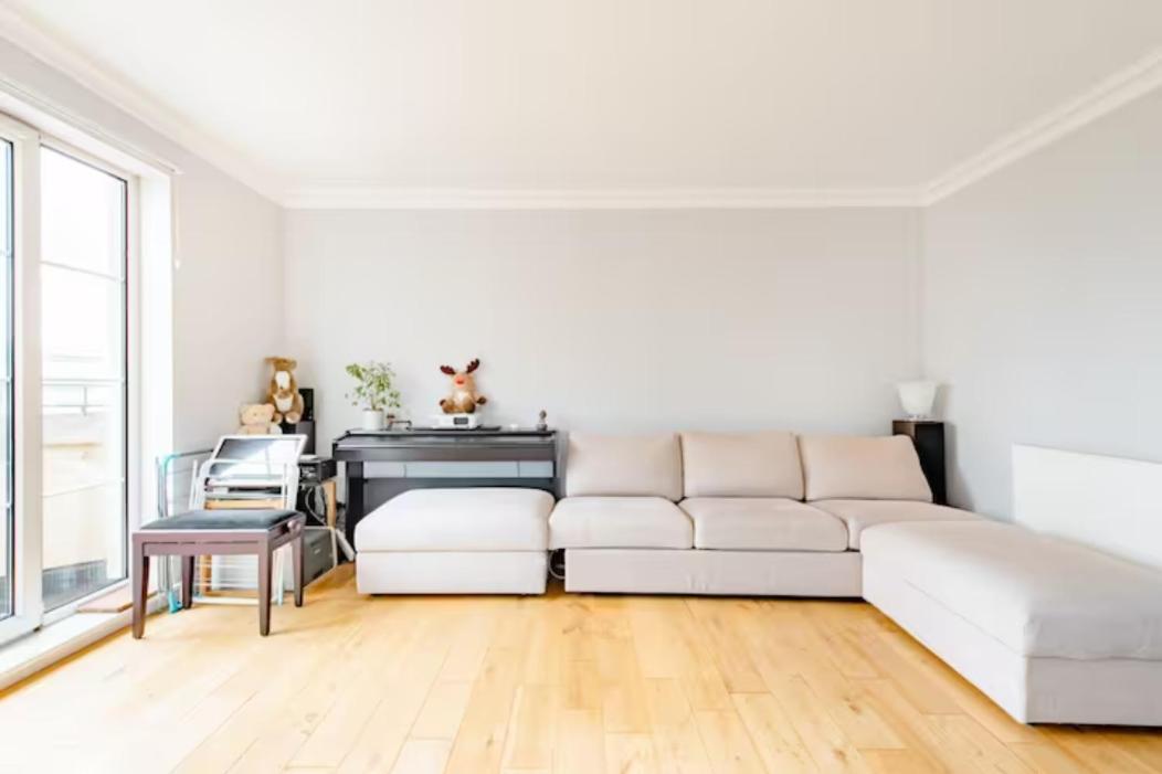 Double With Private Bathroom And Parking In 2 Bedroom Shared Flat *