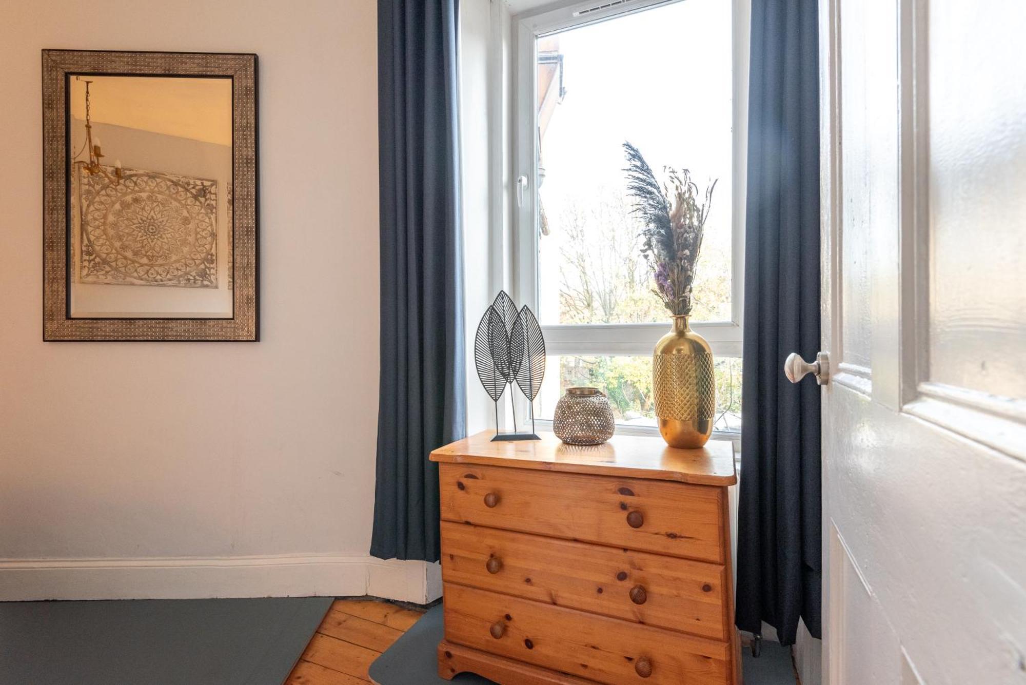 Apartment Bright And Quiet 1 Bedroom Apartment, Close To Haymarket Edinburgh