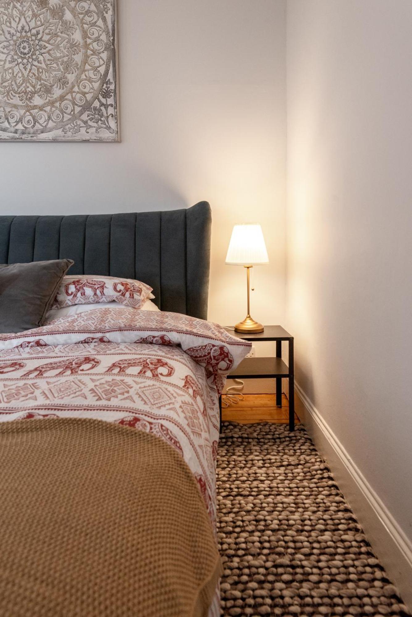 Bright And Quiet 1 Bedroom Apartment, Close To Haymarket Apartment