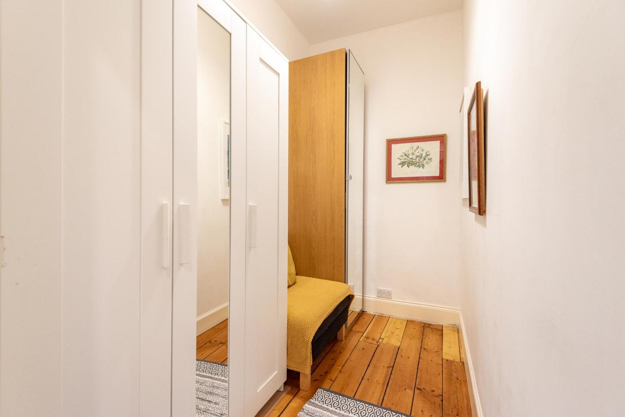 Bright And Quiet 1 Bedroom Apartment, Close To Haymarket