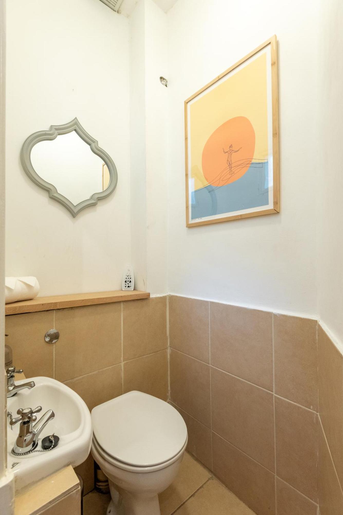 Bright And Quiet 1 Bedroom Apartment, Close To Haymarket Apartment