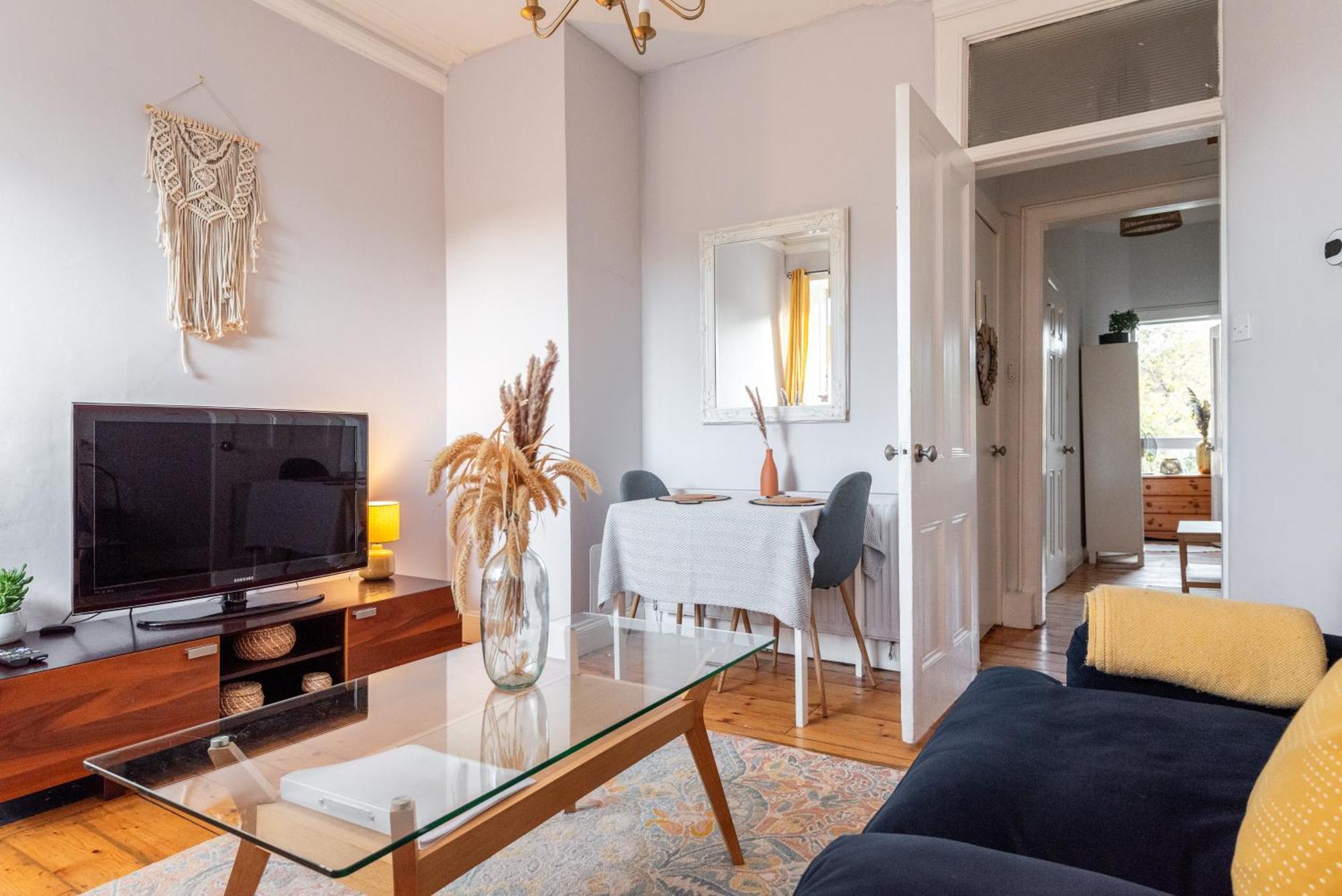Apartment Bright And Quiet 1 Bedroom Apartment, Close To Haymarket