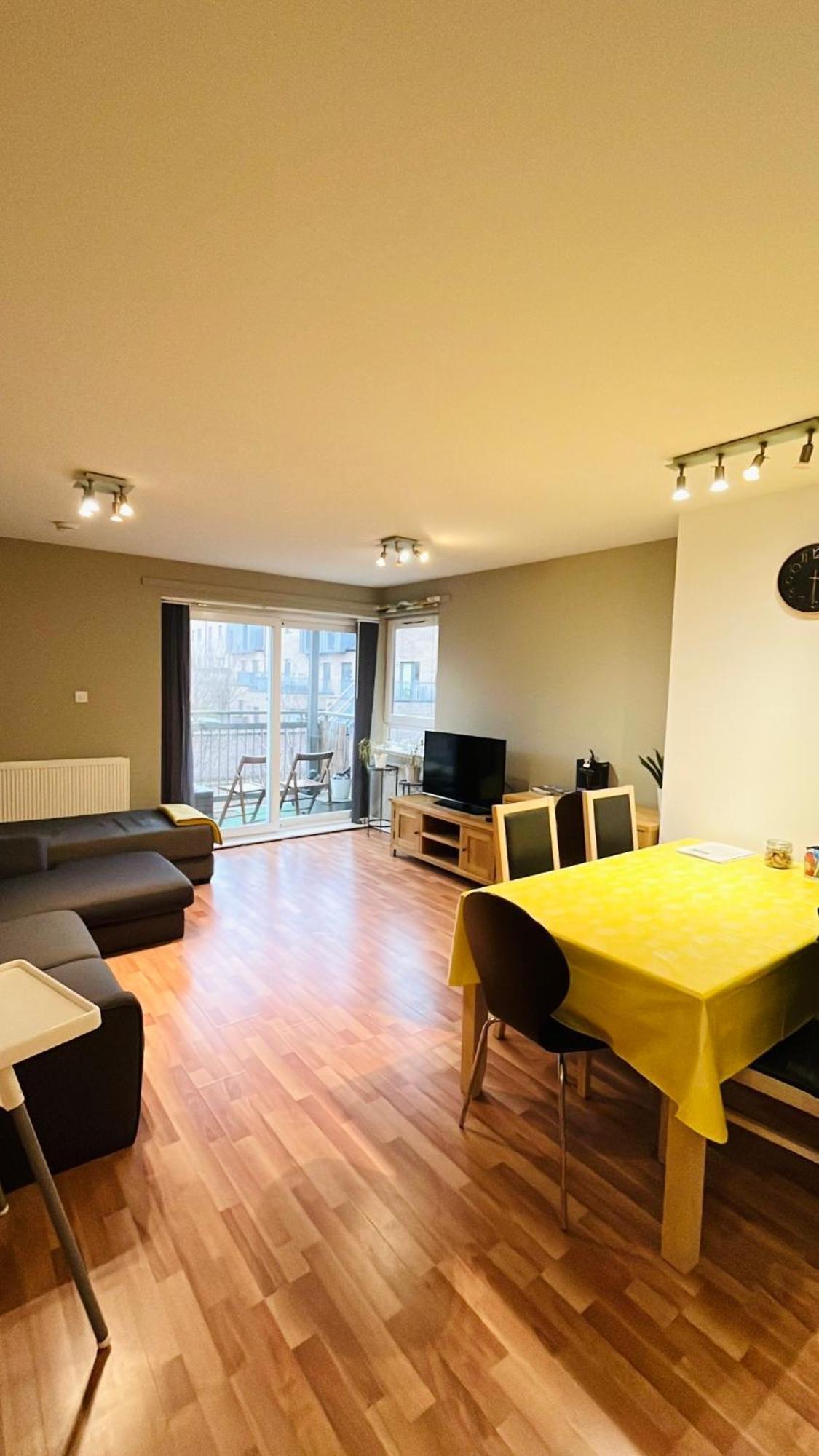 Apartment Modern Spacious Retreat Full Fibre Wi-Fi & Free Parking