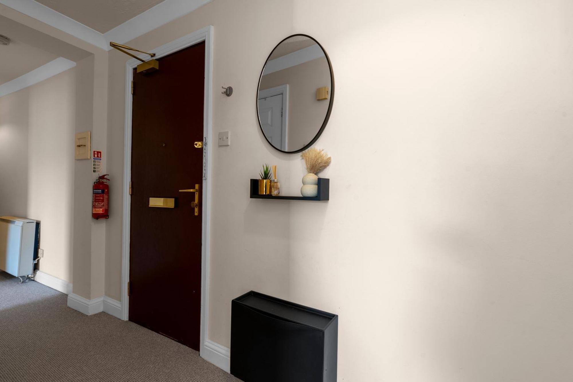 2 Bedroom In With Free Parking Apartment Edinburgh